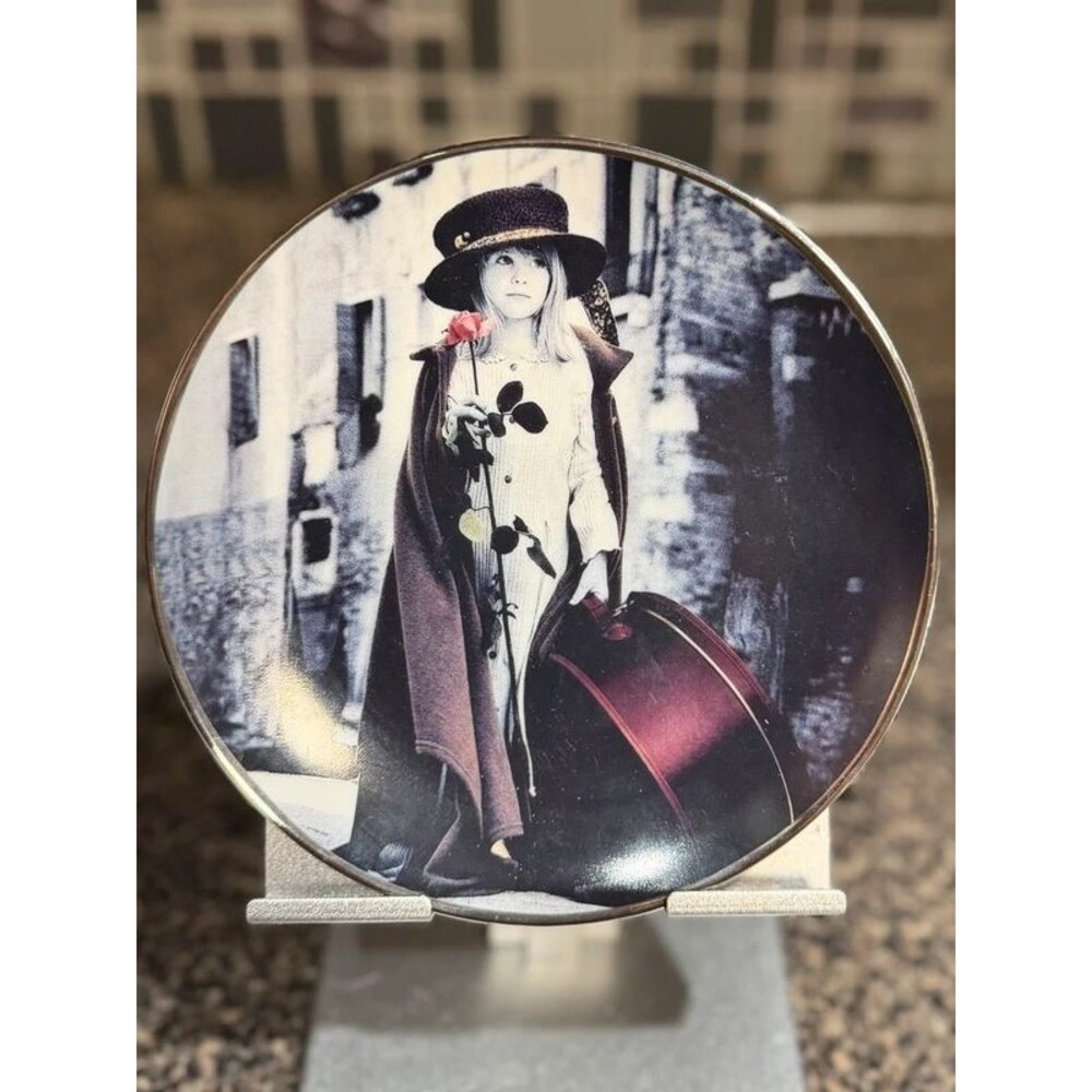 Kim Anderson's Pretty as a Picture Decorative Plate
